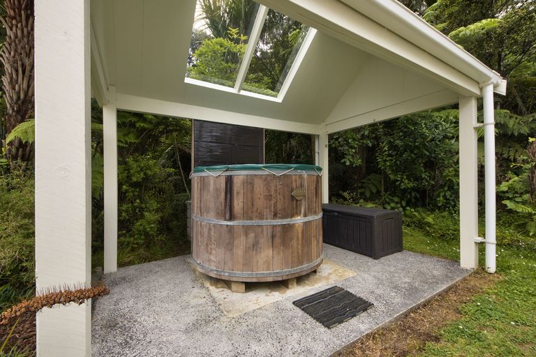 Photo of property in 54 Upland Road, Huia, Auckland, 0604