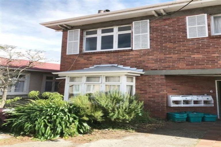 Photo of property in 6c Moncrieff Street, Mount Victoria, Wellington, 6011