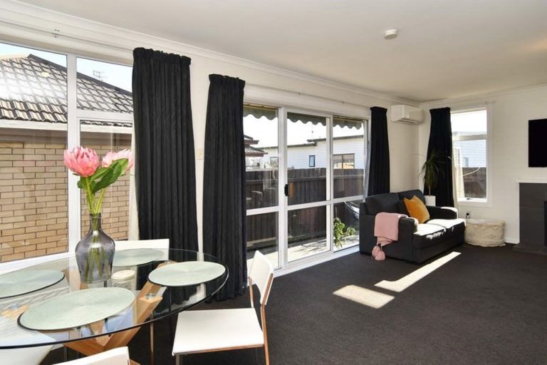 Photo of property in 735 Main North Road, Belfast, Christchurch, 8051