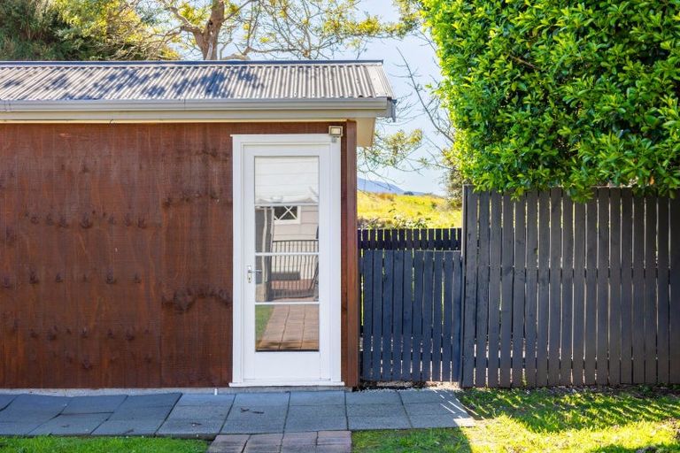 Photo of property in 35 Callender Terrace, Paraparaumu Beach, Paraparaumu, 5032