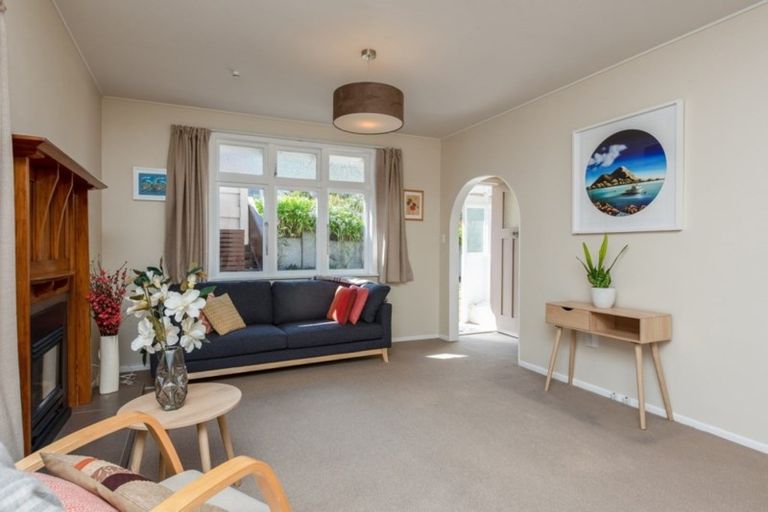 Photo of property in 87 Parkvale Road, Karori, Wellington, 6012