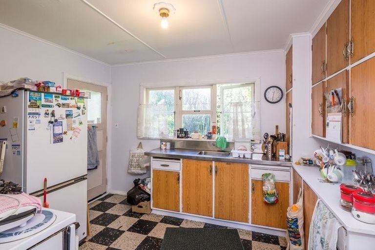 Photo of property in 104 Wellington Road, Paekakariki, 5034