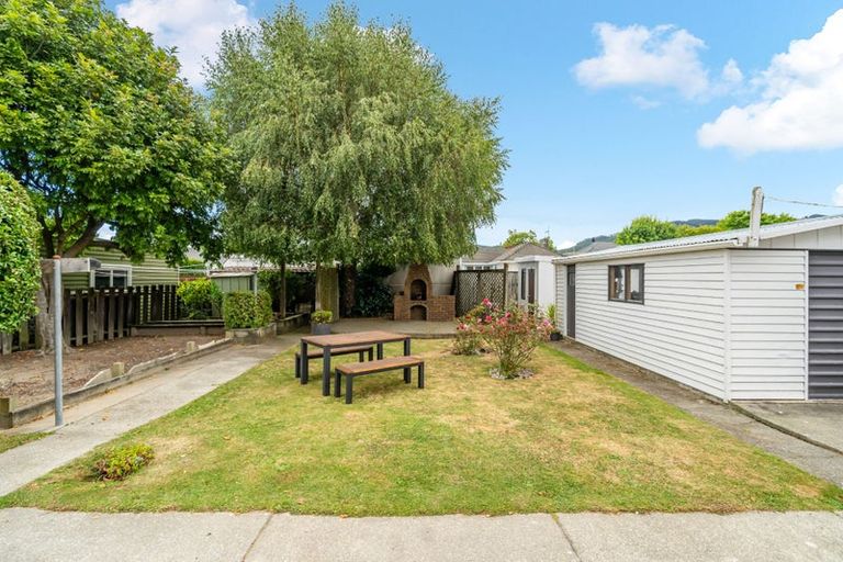 Photo of property in 8 Kelly Grove, Elderslea, Upper Hutt, 5018