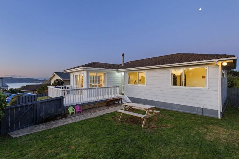 Photo of property in 8 Tikati View, Titahi Bay, Porirua, 5022