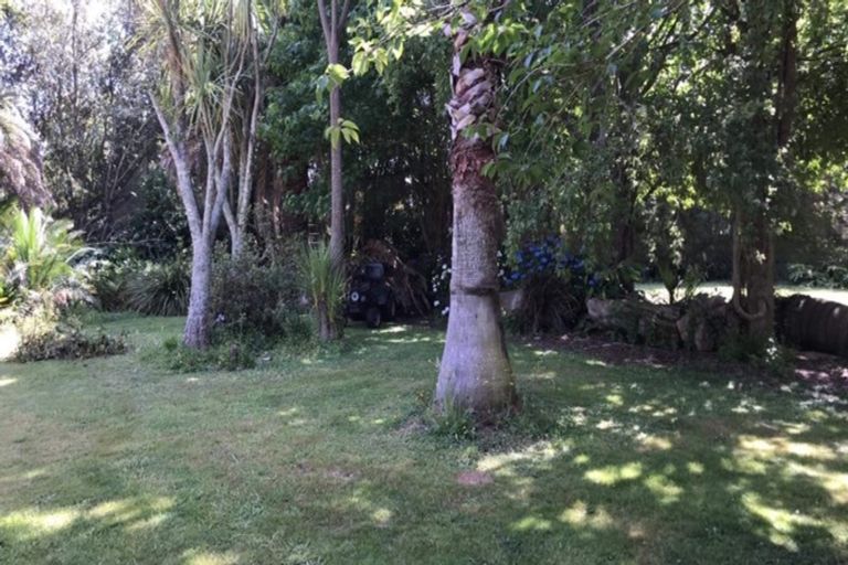 Photo of property in 48 Pukeoware Road, Waiuku, 2681