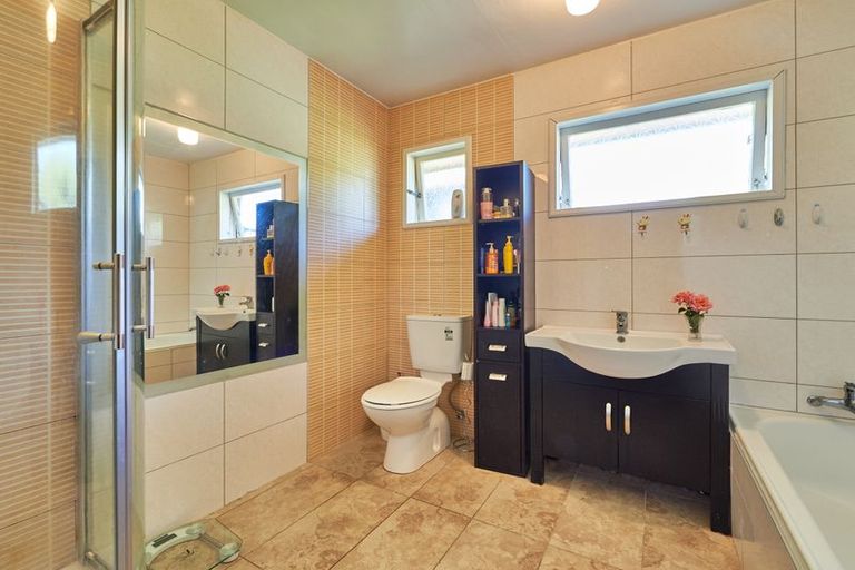 Photo of property in 48 Elmira Avenue, Hokowhitu, Palmerston North, 4410