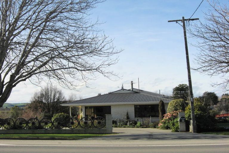 Photo of property in 427 Great North Road, Winton, 9720