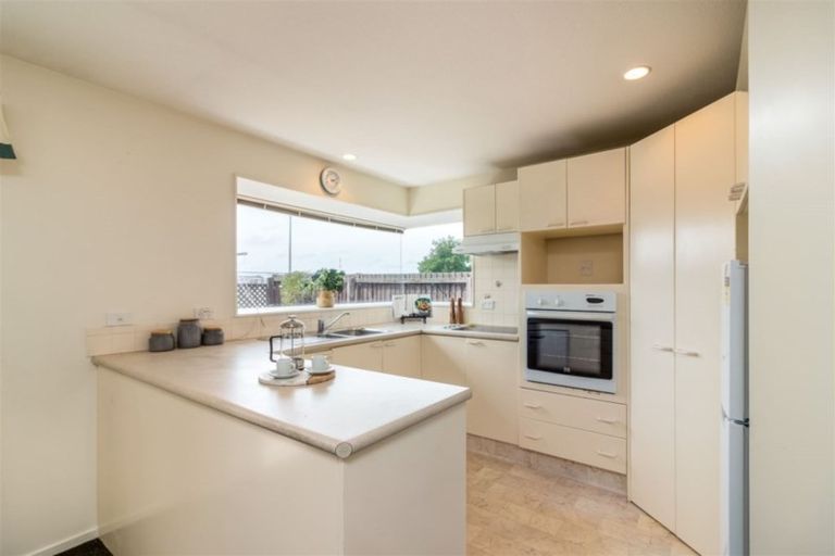 Photo of property in 15a Fieldmoor Place, Parklands, Christchurch, 8083