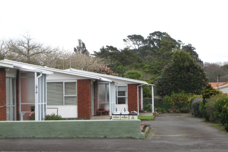 Photo of property in 1/214 Coronation Avenue, Welbourn, New Plymouth, 4310