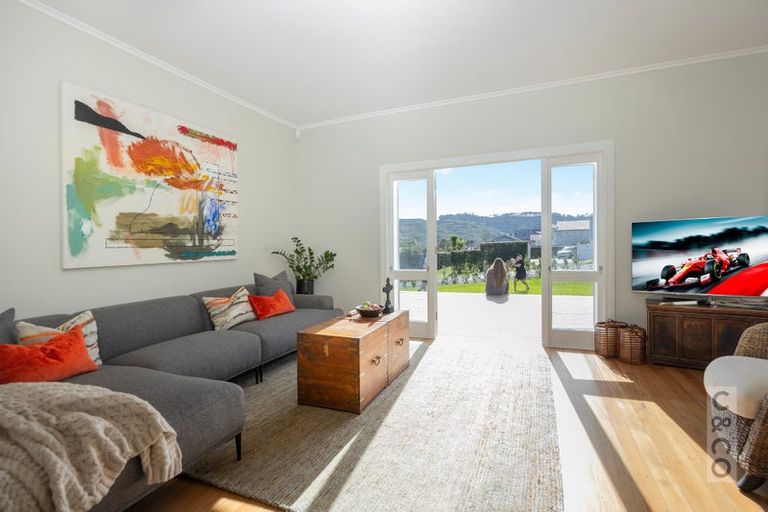 Photo of property in 29 Cambridge Road, Riverhead, 0820