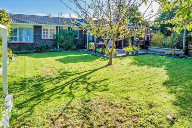 Photo of property in 6 Paretai Grove, Waikanae, 5036