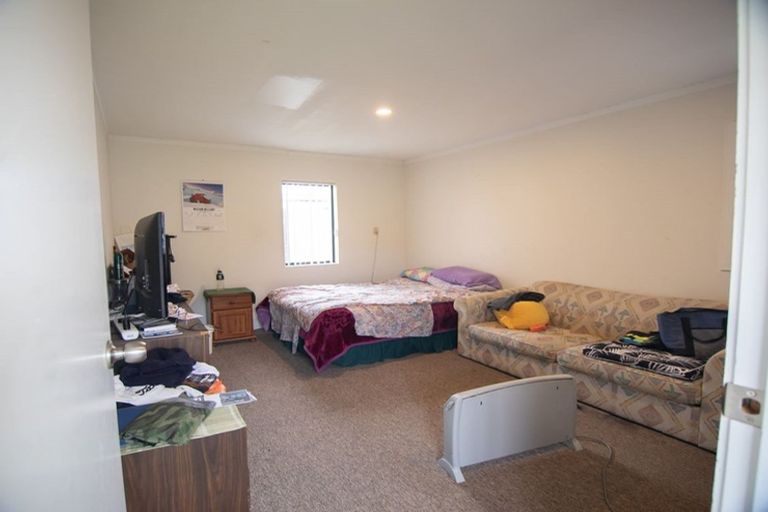 Photo of property in 4 Adel Place, Weymouth, Auckland, 2103