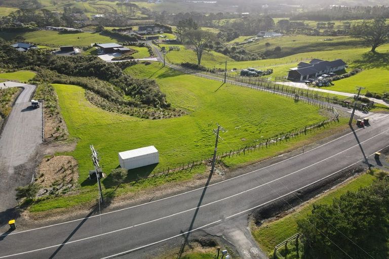 Photo of property in 96 Amreins Road, Waitakere, 0782