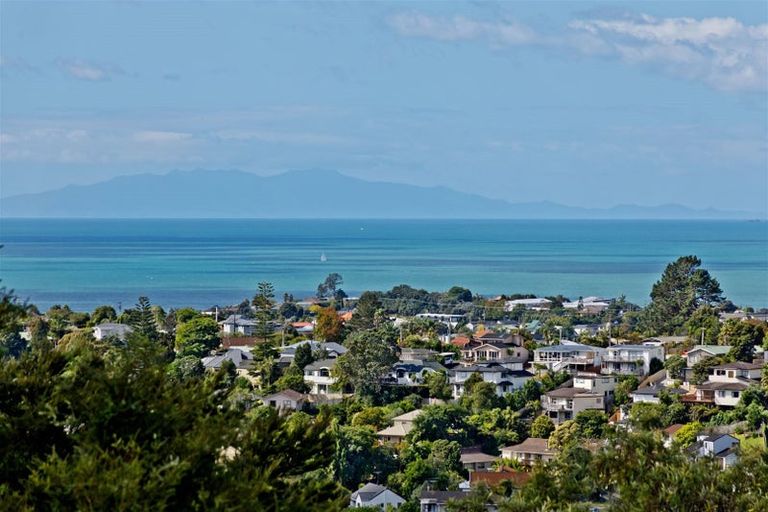 Photo of property in 738 East Coast Road, Pinehill, Auckland, 0632