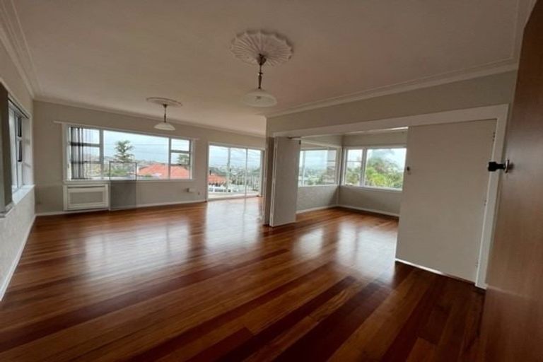 Photo of property in 12 Quebec Road, Milford, Auckland, 0620