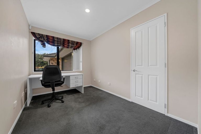 Photo of property in 5b Raukawa Grove, Waiuku, 2123