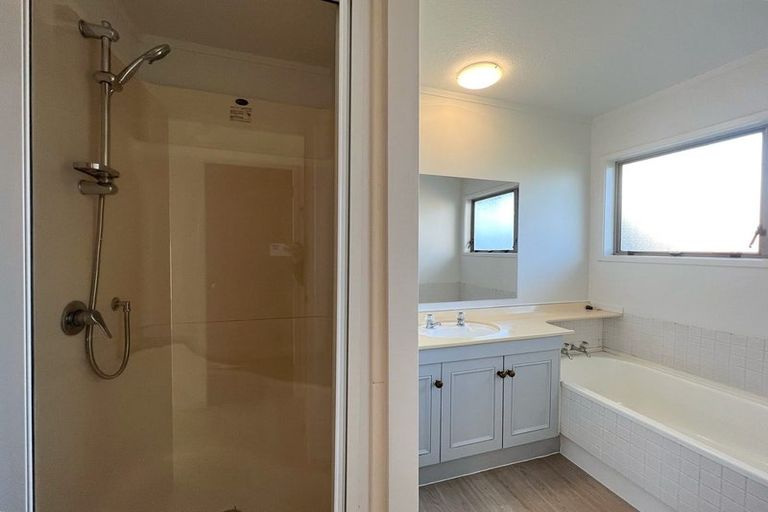 Photo of property in 81 Aberfeldy Avenue, Highland Park, Auckland, 2010