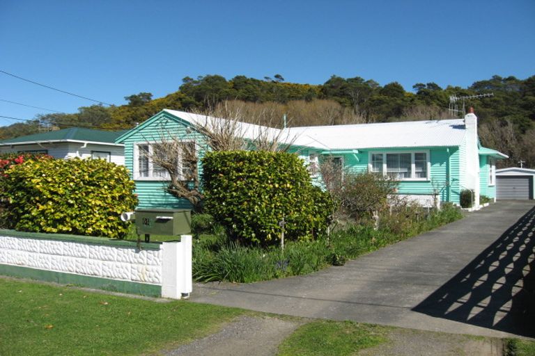 Photo of property in 54 Dover Road, Wainuiomata, Lower Hutt, 5014
