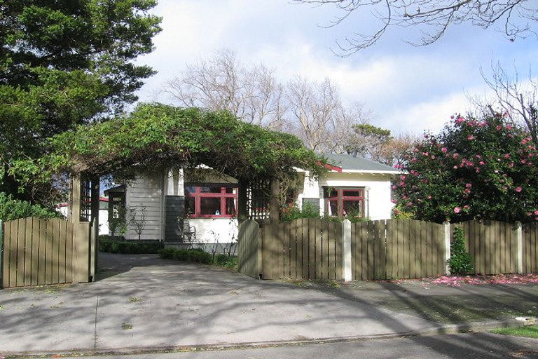 Photo of property in 30 Stanley Avenue, Palmerston North, 4414