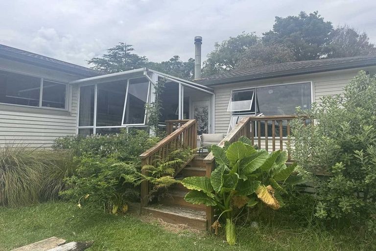 Photo of property in 18 Nukuroa Road, Oruawharo, Wellsford, 0975