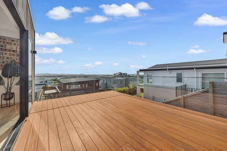 Photo of property in 9 Michael Richard Place, East Tamaki Heights, Auckland, 2016