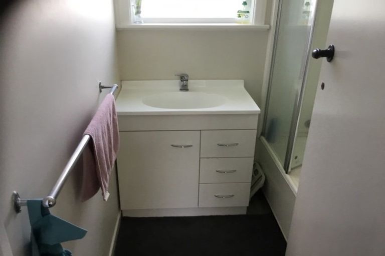 Photo of property in 10 Hinemoa Street, Levin, 5510