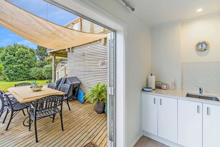 Photo of property in 279 Peka Peka Road, Peka Peka, Waikanae, 5391