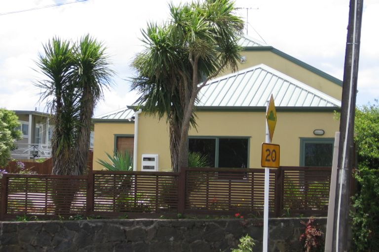 Photo of property in 2 New Windsor Road, Avondale, Auckland, 0600