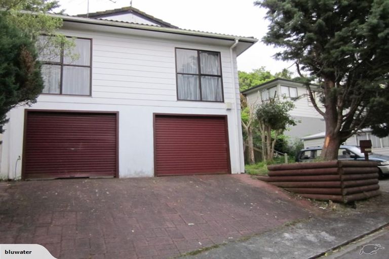 Photo of property in 4 Sasanqua Way, Crofton Downs, Wellington, 6035