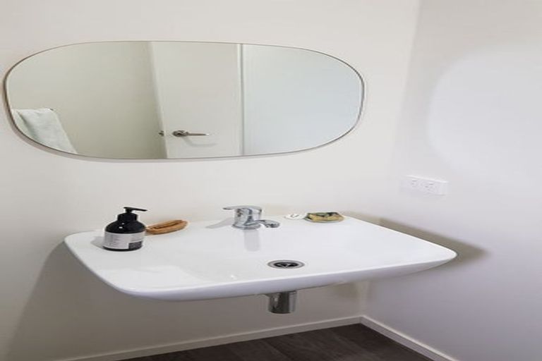 Photo of property in 38a Sunnynook Road, Sunnynook, Auckland, 0620