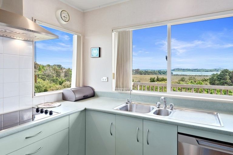 Photo of property in 11 Noone Close, Onerahi, Whangarei, 0110