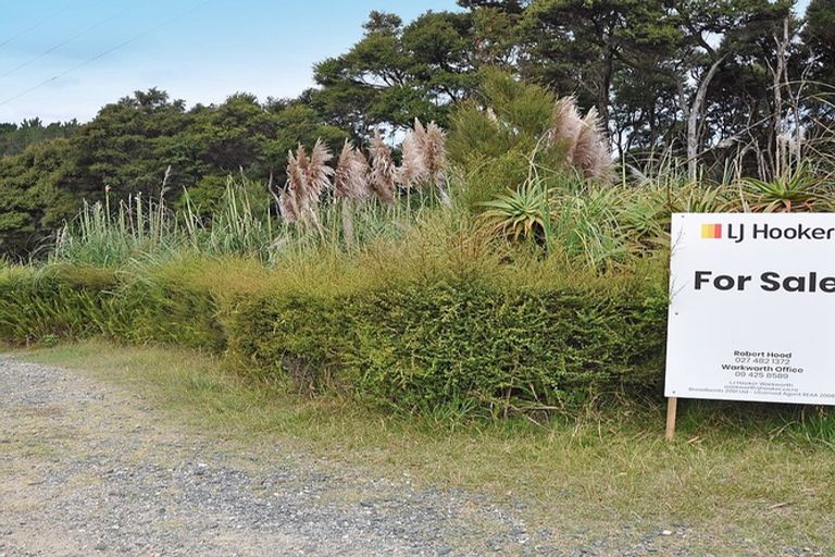 Photo of property in 8 Lavinia Place, Kawau Island, 0920