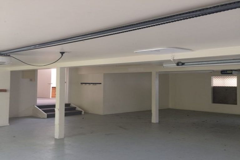 Photo of property in 23 Churchill Road, Murrays Bay, Auckland, 0630