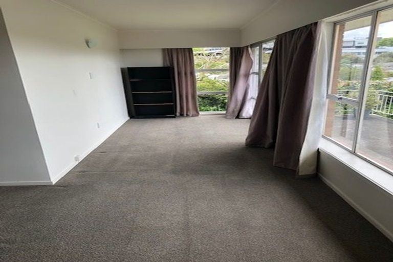 Photo of property in 1/7 Downing Street, Glenfield, Auckland, 0629