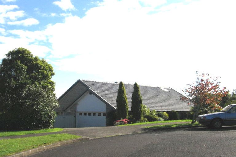 Photo of property in 17 Sharples Place, Somerville, Auckland, 2014