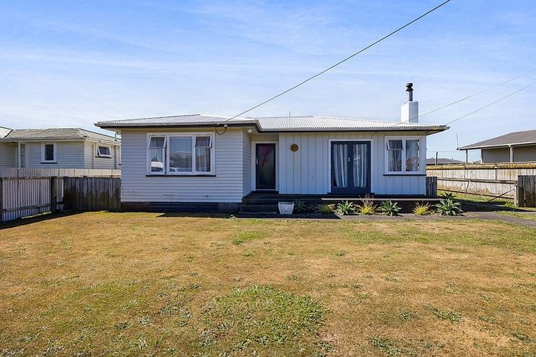 Photo of property in 8 Pacey Avenue, Hawera, 4610