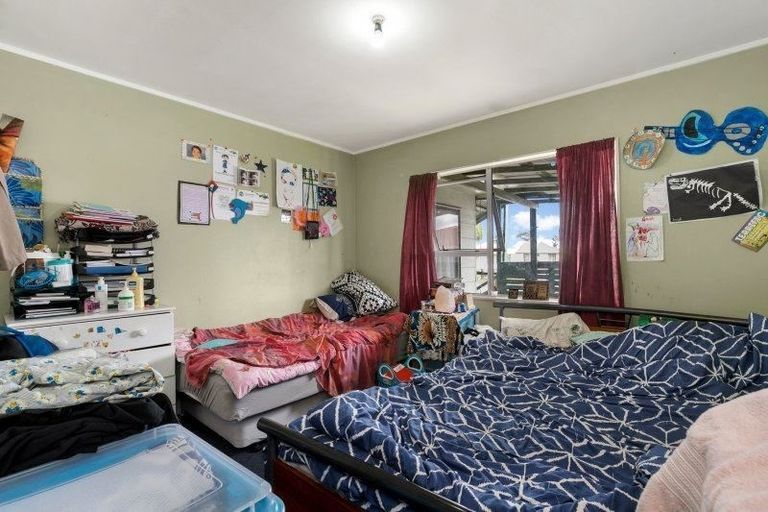 Photo of property in 2/20 Darnell Crescent, Clover Park, Auckland, 2019