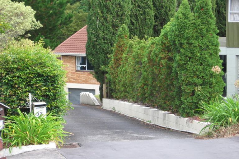 Photo of property in 33 Barron Drive, Green Bay, Auckland, 0604