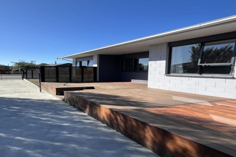 Photo of property in 135 Queenspark Drive, Parklands, Christchurch, 8083