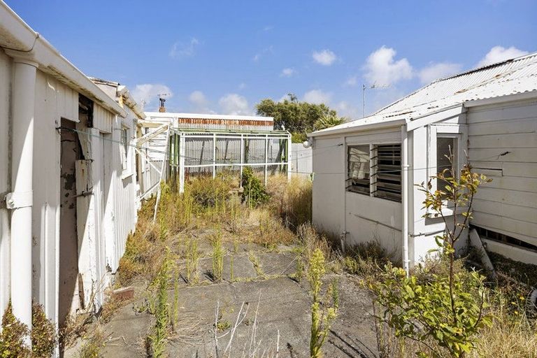 Photo of property in 2 Prince Street, Mount Victoria, Wellington, 6011