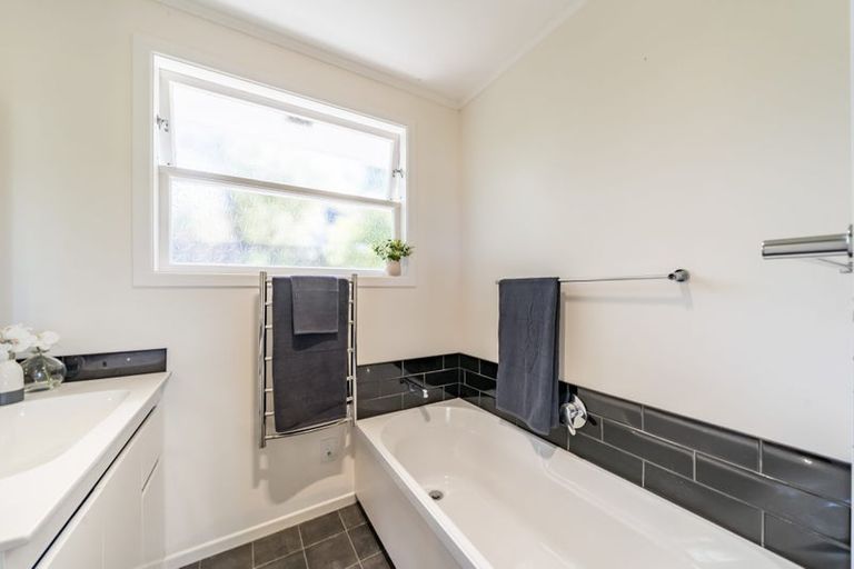 Photo of property in 40 Gurney Road, Kelson, Lower Hutt, 5010