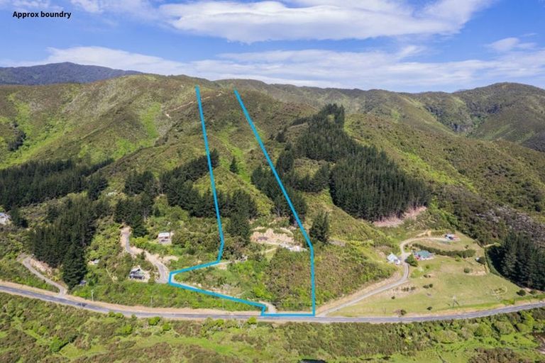 Photo of property in 495 Coast Road, Wainuiomata Coast, Wainuiomata, 5373