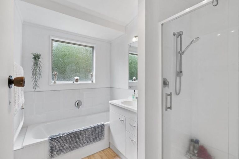 Photo of property in 2 Endeavour Avenue, Welcome Bay, Tauranga, 3112