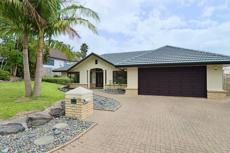 Photo of property in 33 Annalong Road, Dannemora, Auckland, 2016