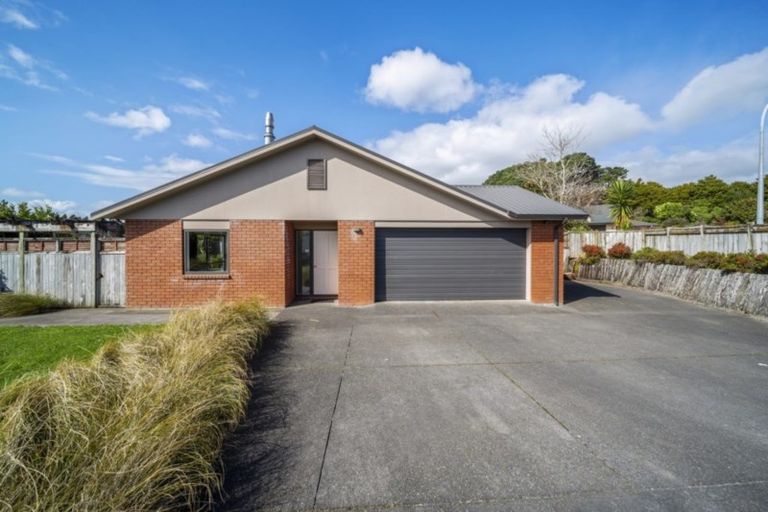 Photo of property in 3 Manuka Place, Whalers Gate, New Plymouth, 4310