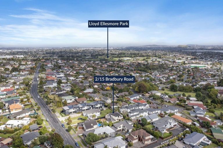 Photo of property in 2/15 Bradbury Road, Botany Downs, Auckland, 2010