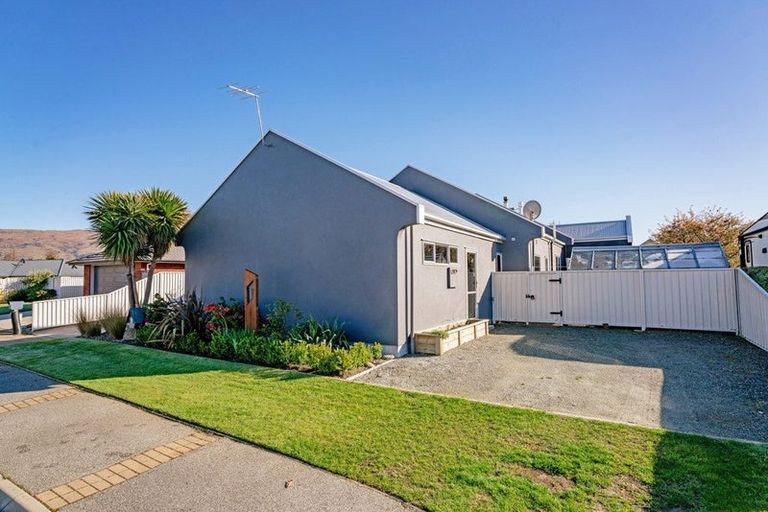 Photo of property in 8 Matthews Crescent, Cromwell, 9310