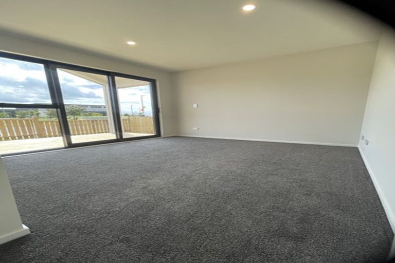 Photo of property in 20 Rorotu Avenue, Karaka, Papakura, 2113