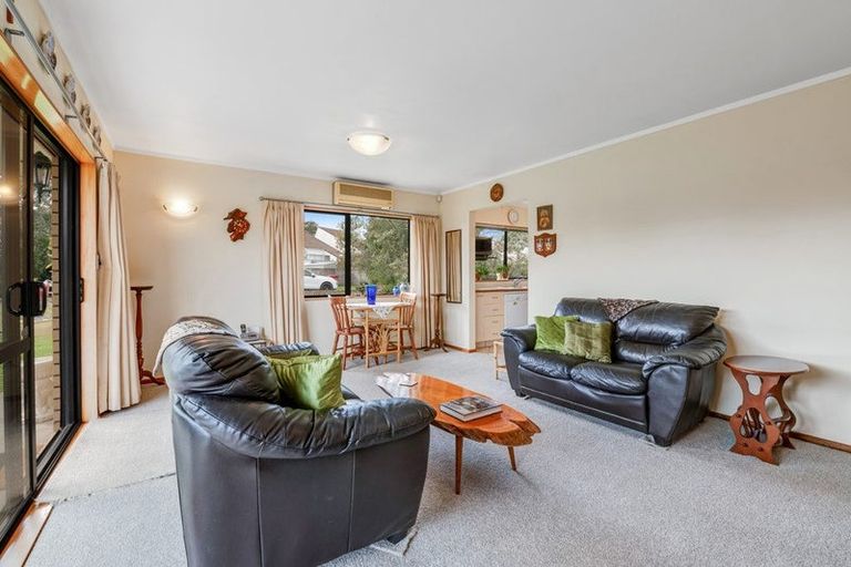 Photo of property in 5 Pengelly Place, Parakai, 0830