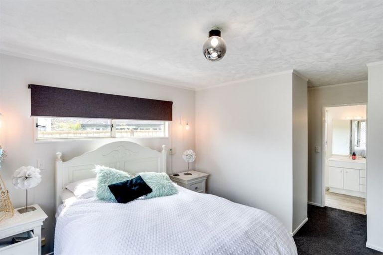 Photo of property in 5 Wilton Row, Taradale, Napier, 4112